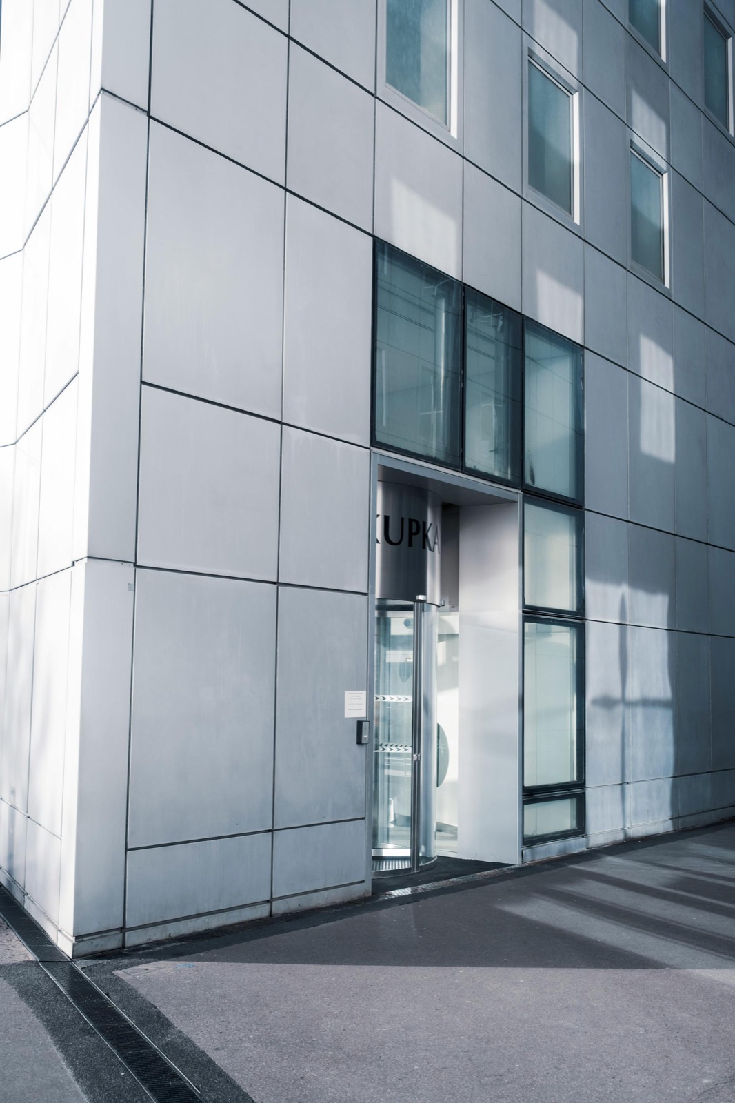 Commercial building entrance in Georgia